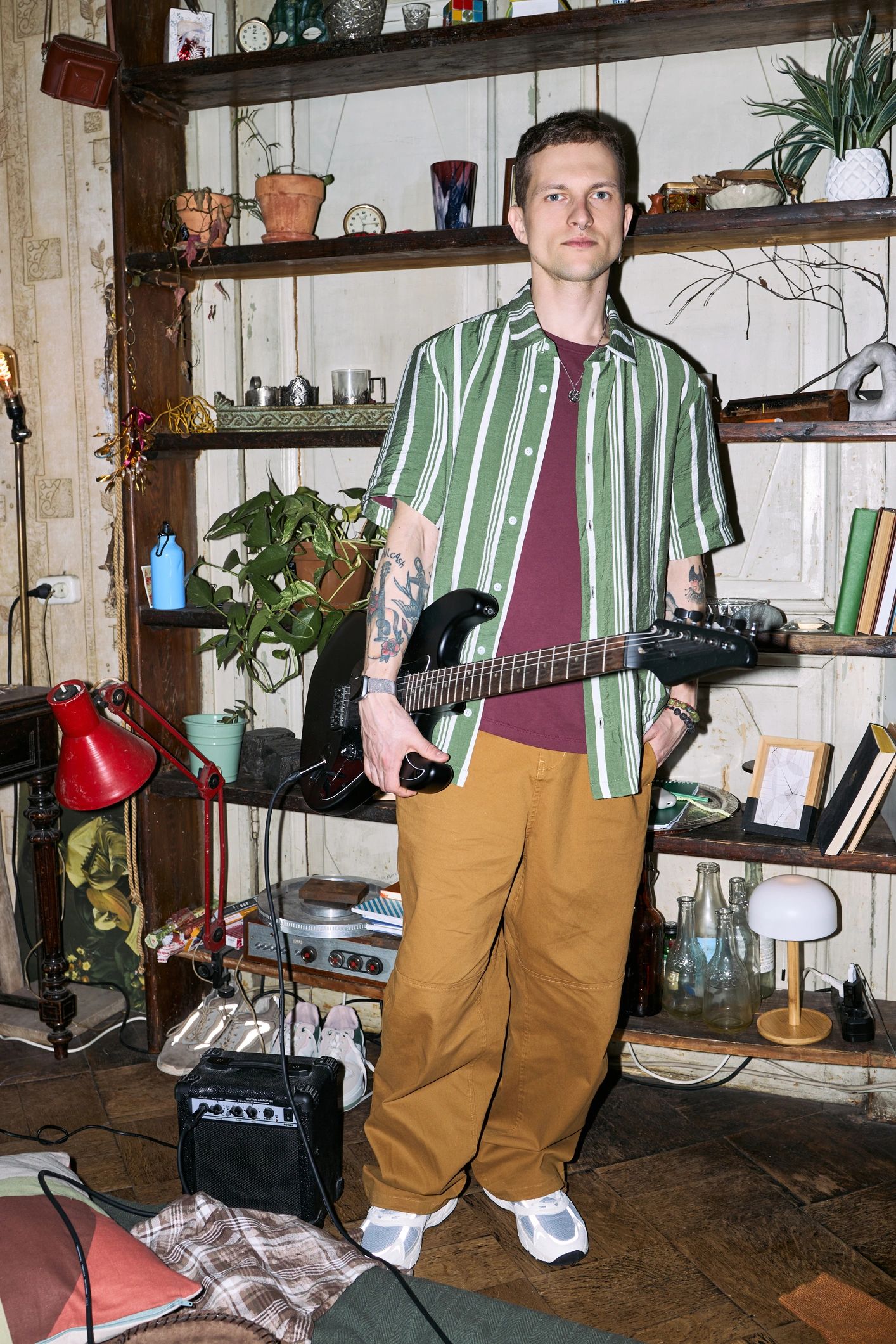 Portrait of guitarist representing a Rising Seas band member